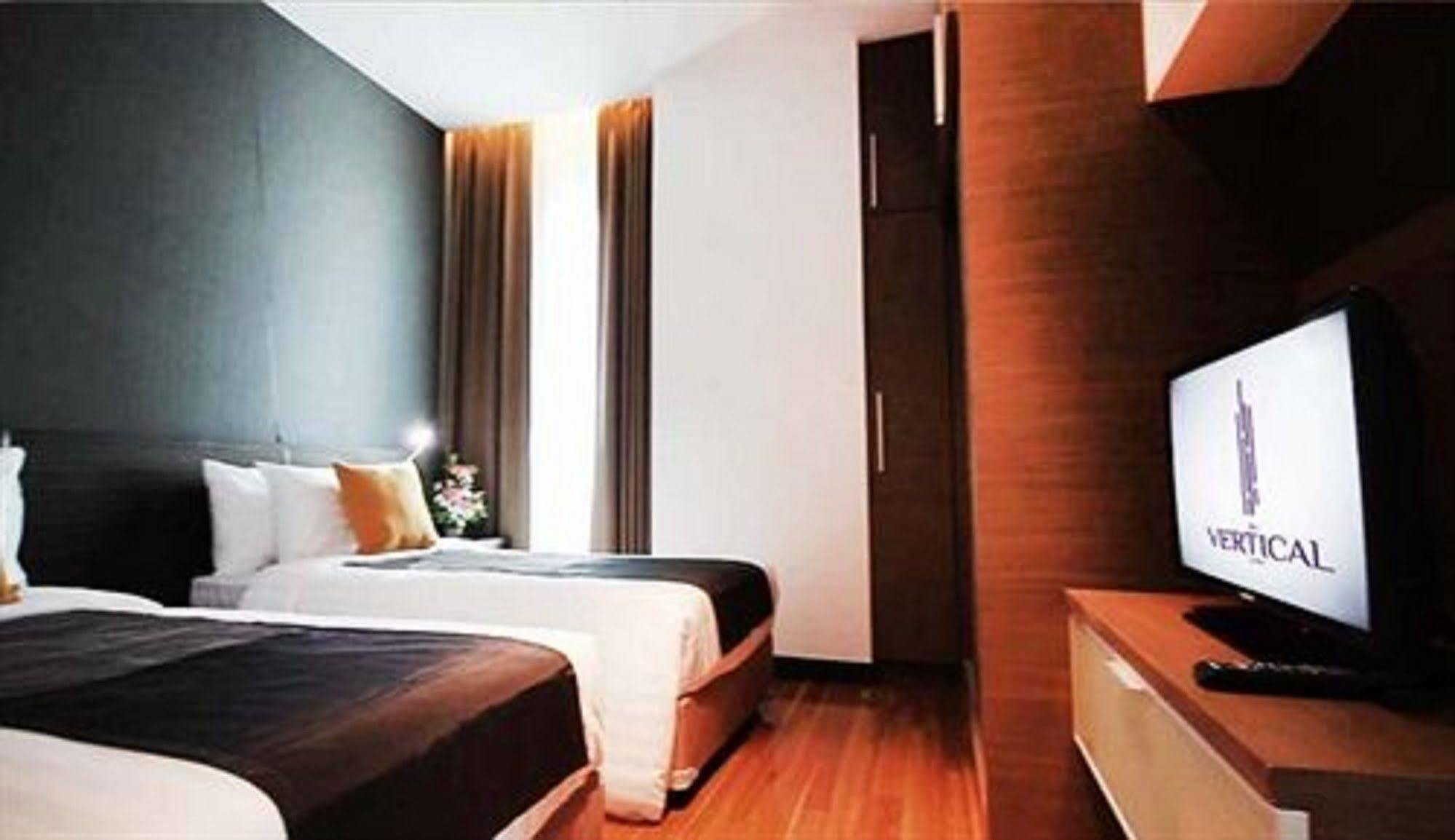 Lumen Srinakarin Hotel Bangkok