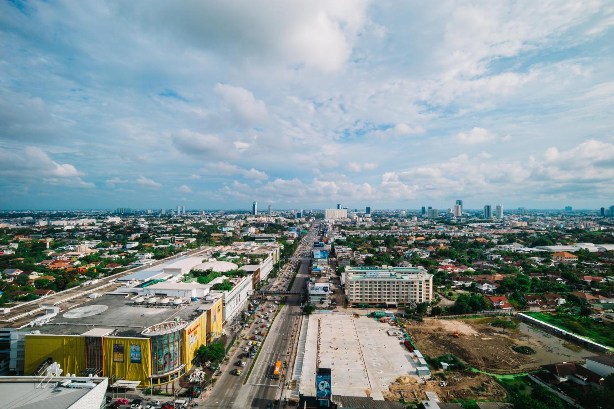 Khách sạn Lumen Srinakarin