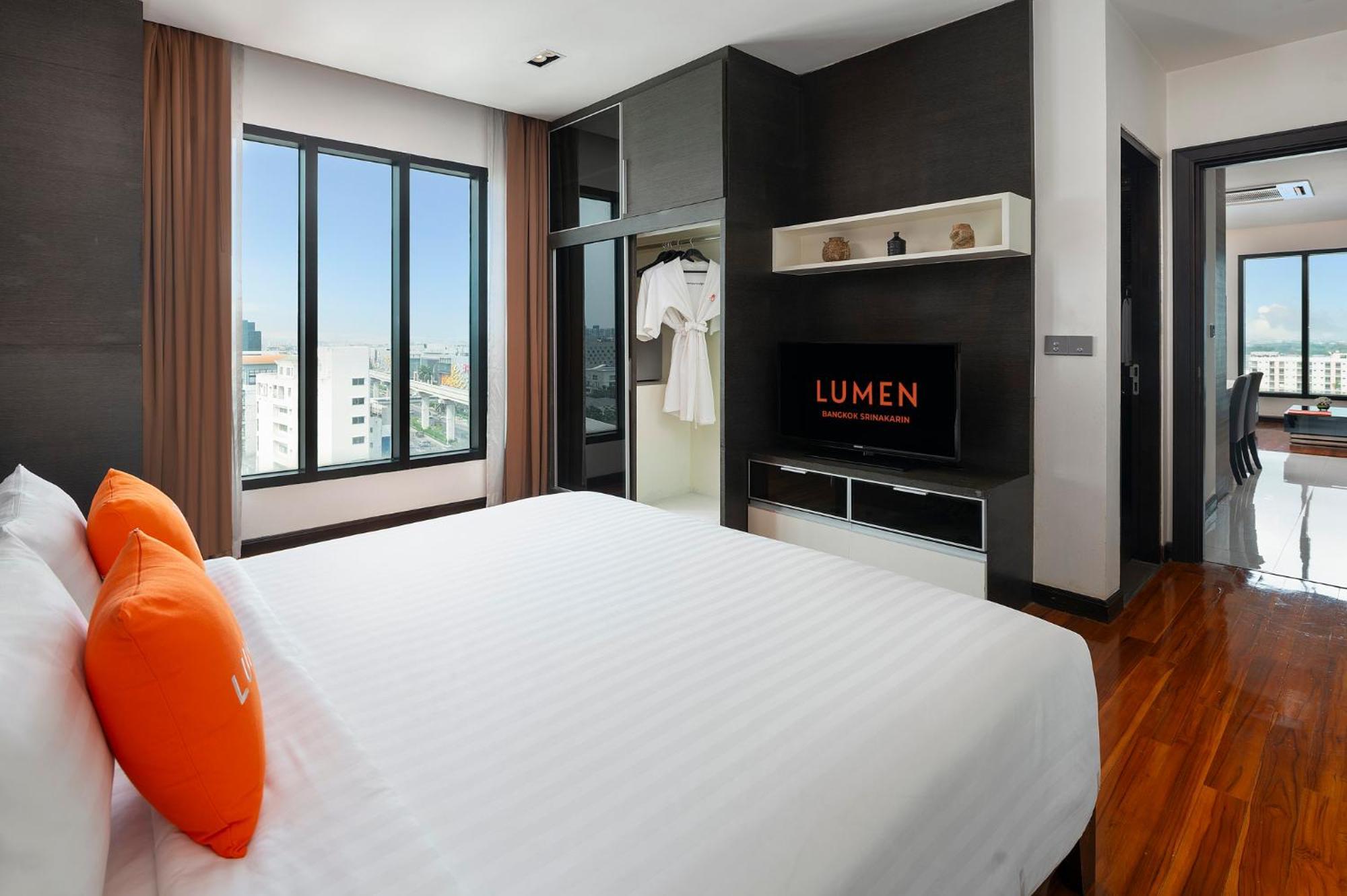 Lumen Srinakarin Khách sạn 5*