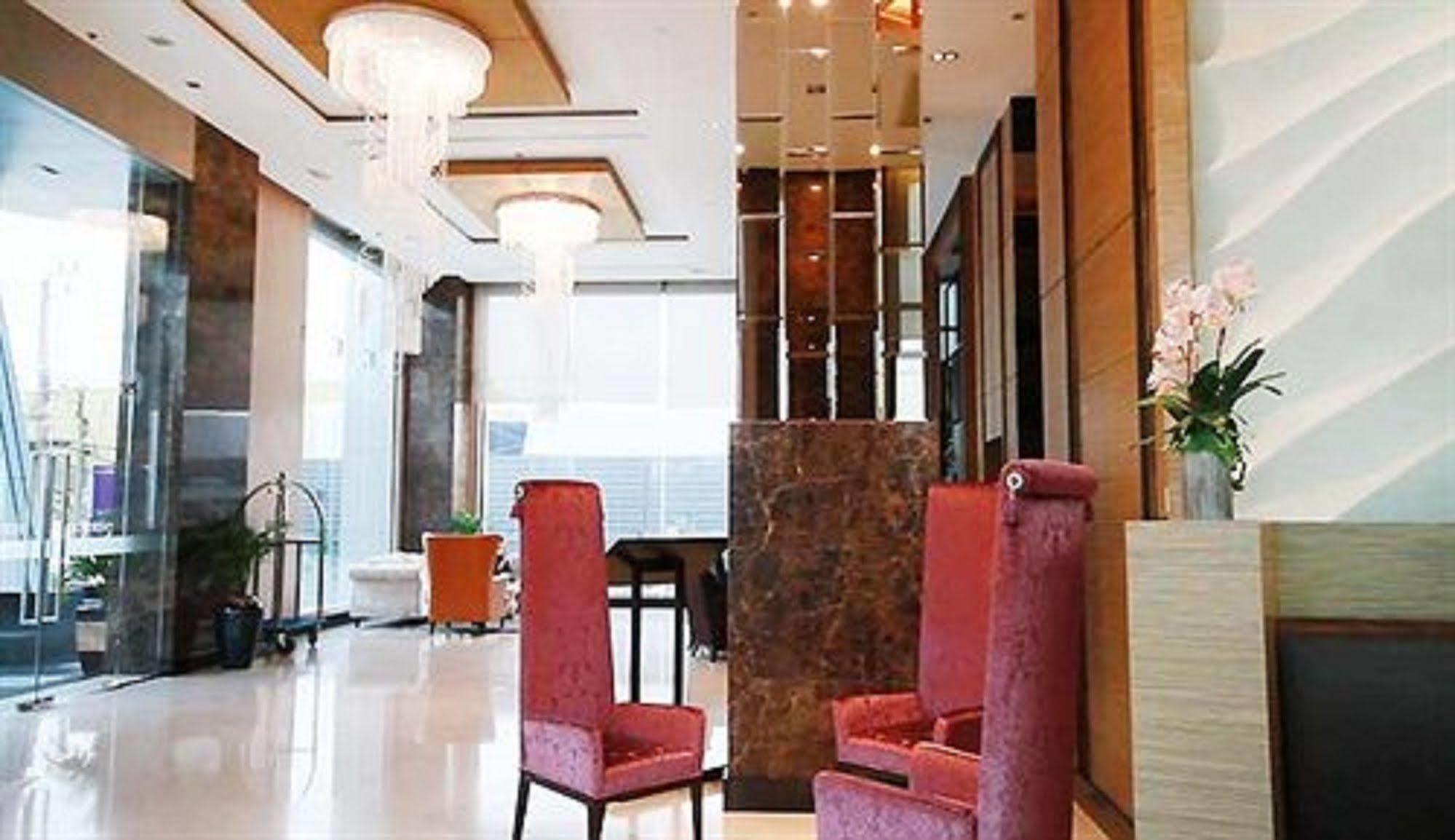 Lumen Srinakarin Khách sạn Bangkok