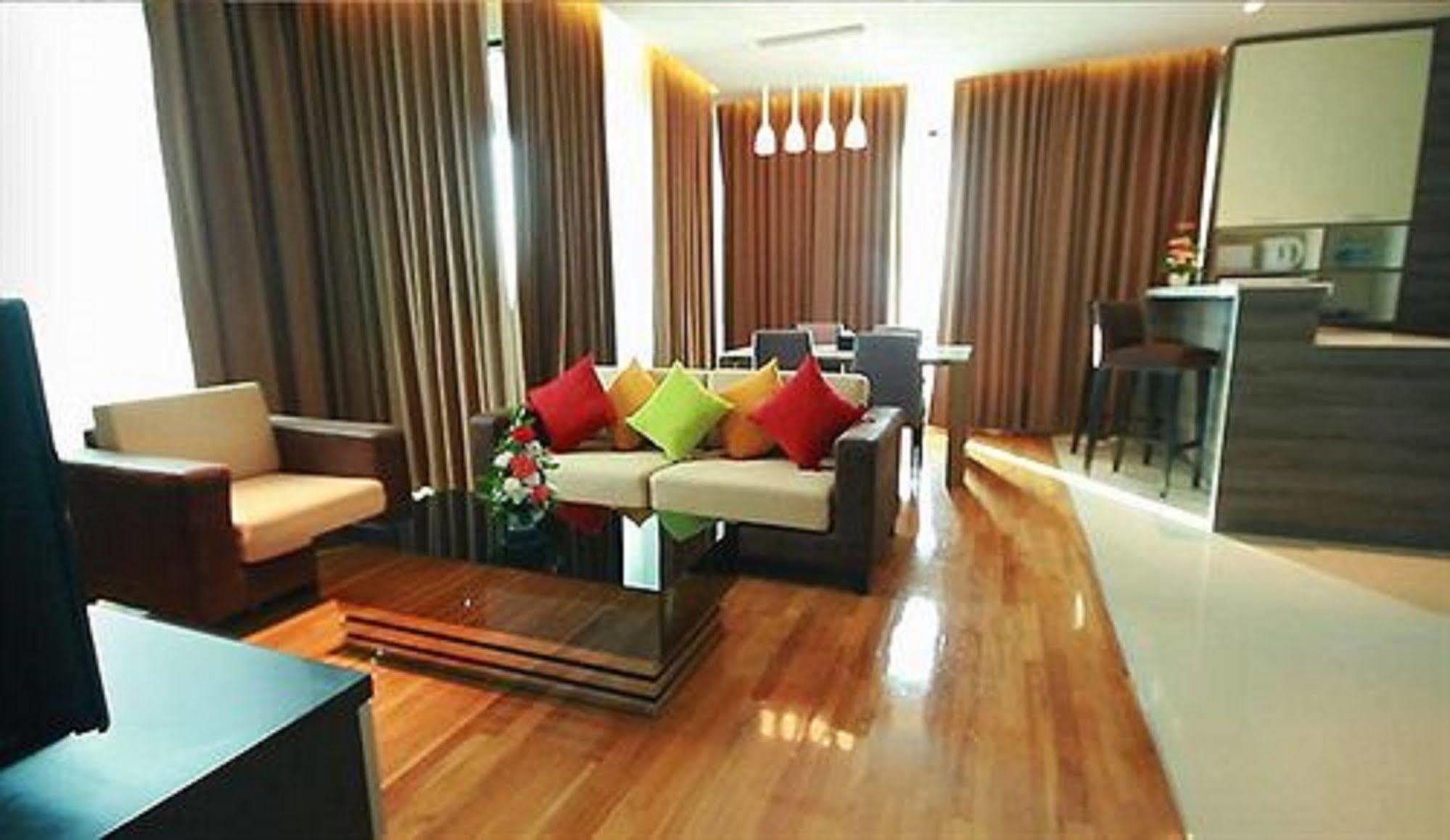 Khách sạn Lumen Srinakarin Bangkok