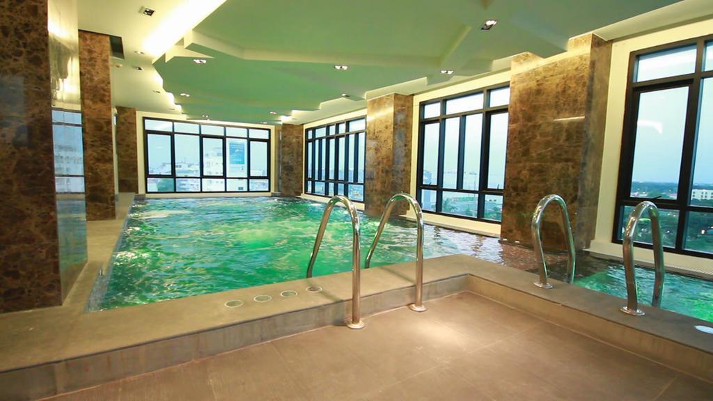 Khách sạn Lumen Srinakarin 5*
